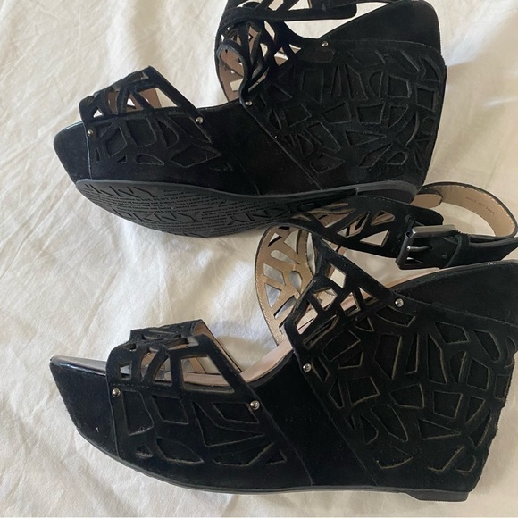 DKNY Wedge black summer casual party date night  velvety sandals size 36.5 - Picture 7 of 9
